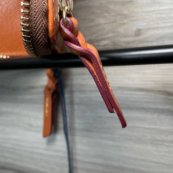 NWT- Dooney & Bourke Florentine Leather Small Zip Around Wallet, NATURAL - Picture 7 of 7